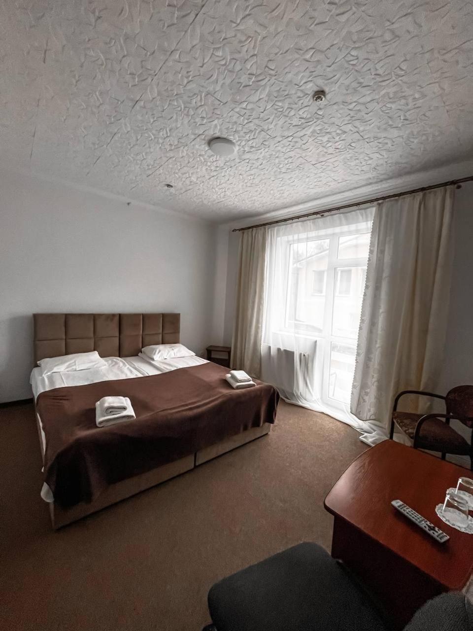 Hotel Continent โปลยานา ภายนอก รูปภาพ