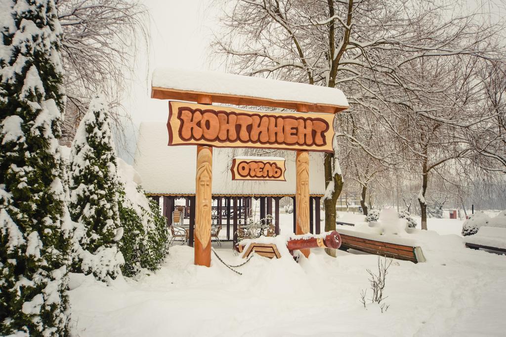 Hotel Continent โปลยานา ภายนอก รูปภาพ